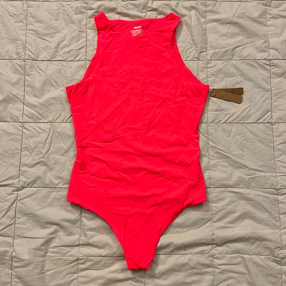 SKIMS FITS EVERYBODY HIGH NECK BODYSUIT